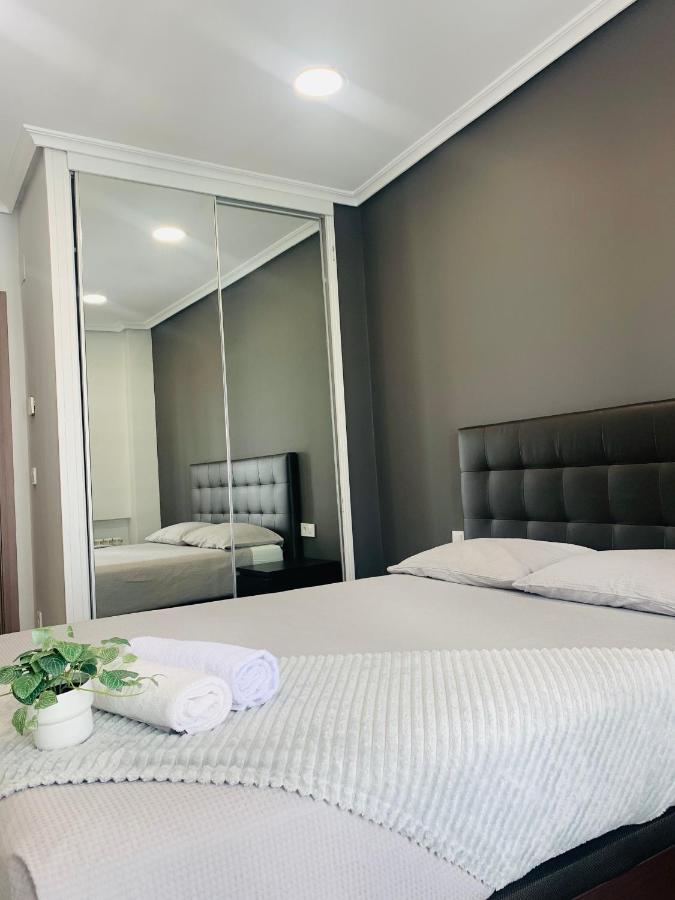 Apartamento Deluxe, 4 Habitaciones, Parking Madrid Eksteriør bilde
